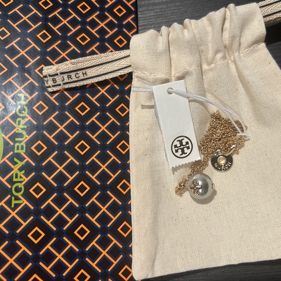 Tory Burch Authentic Timeless Classic Luxe Preppy Gray Pearl Chain Necklace - Picture 10 of 11